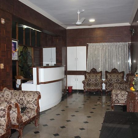 Royale Inn Vapi Εξωτερικό φωτογραφία
