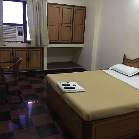 Royale Inn Vapi Εξωτερικό φωτογραφία