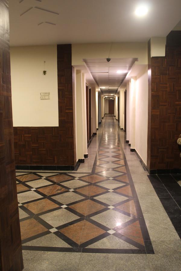Royale Inn Vapi Εξωτερικό φωτογραφία