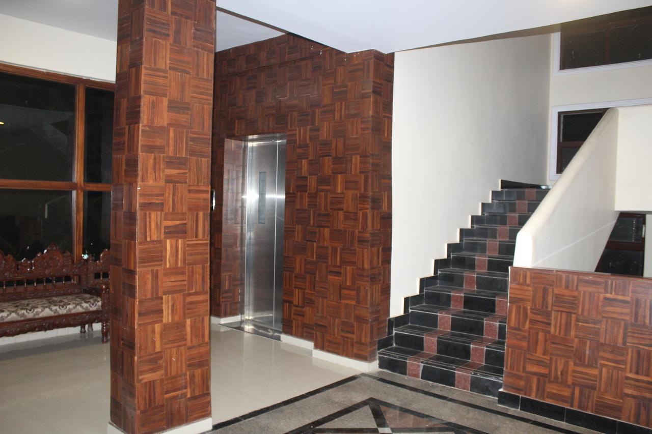 Royale Inn Vapi Εξωτερικό φωτογραφία