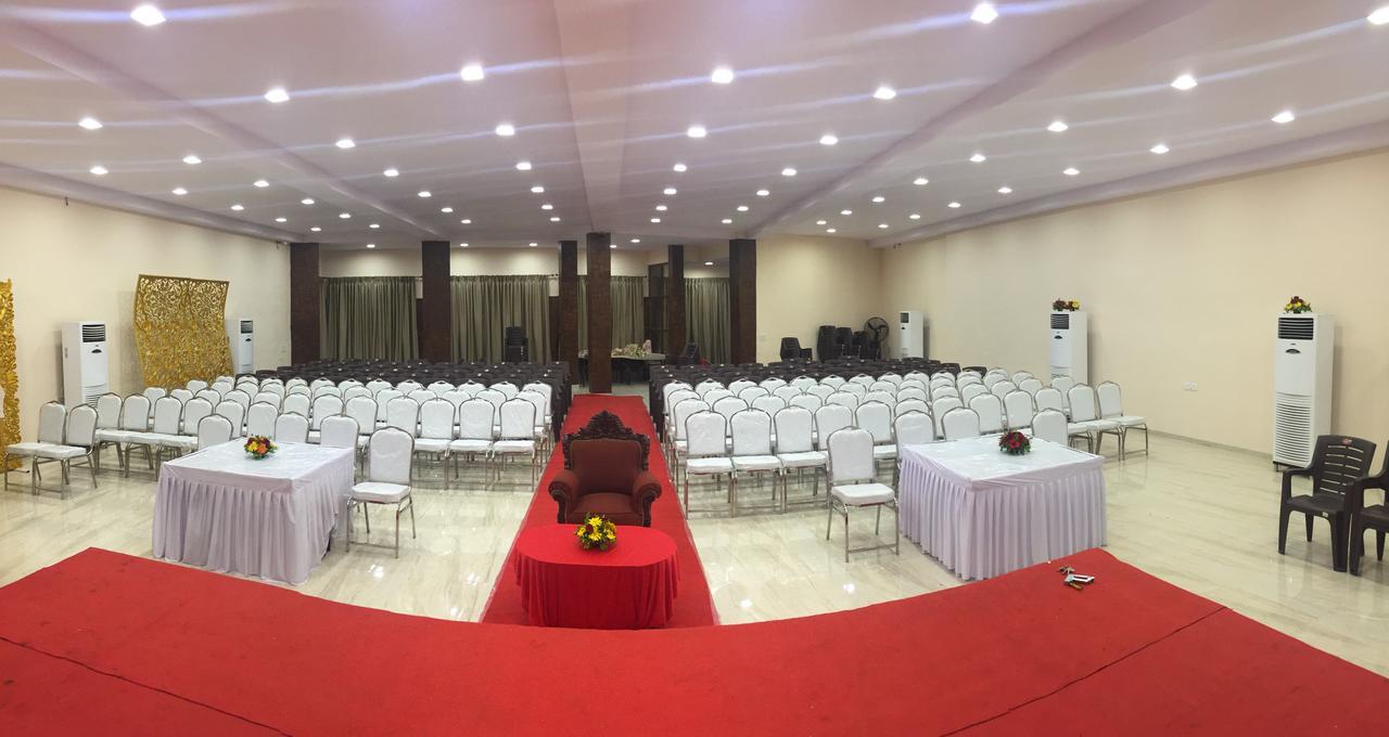 Royale Inn Vapi Εξωτερικό φωτογραφία