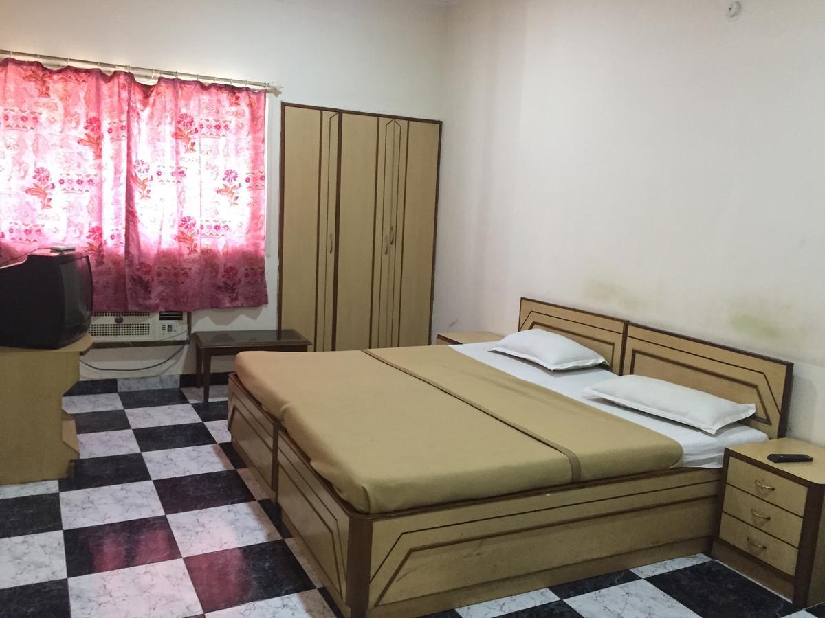 Royale Inn Vapi Εξωτερικό φωτογραφία