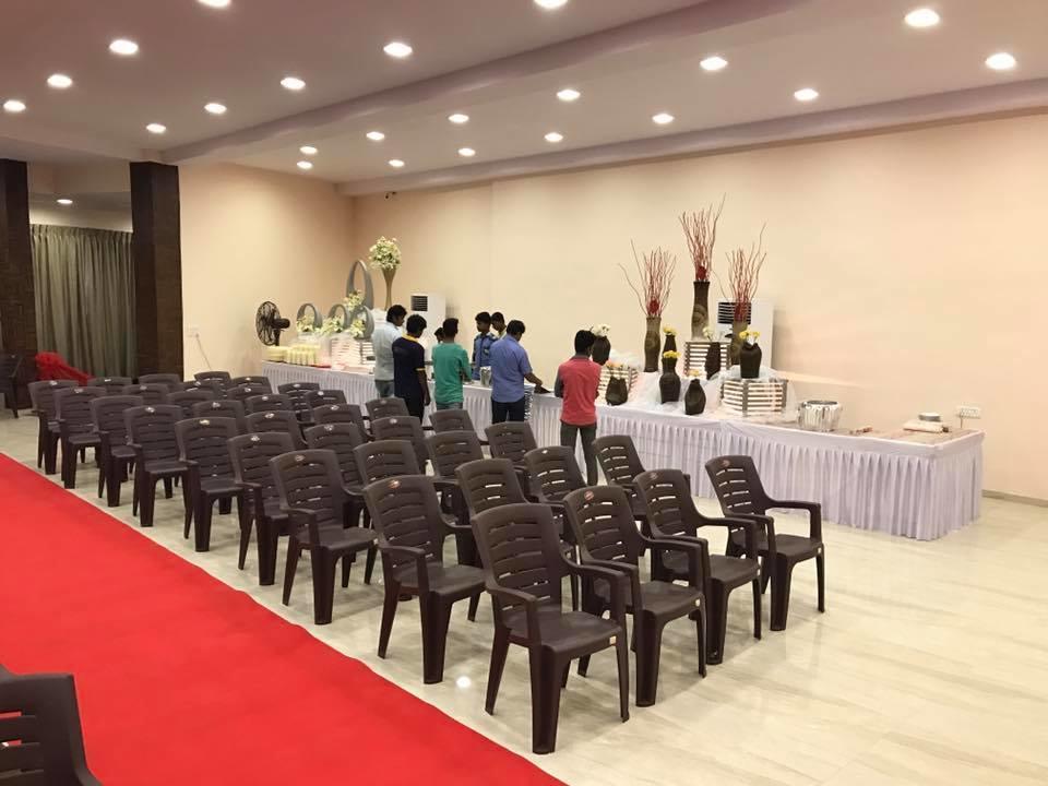 Royale Inn Vapi Εξωτερικό φωτογραφία