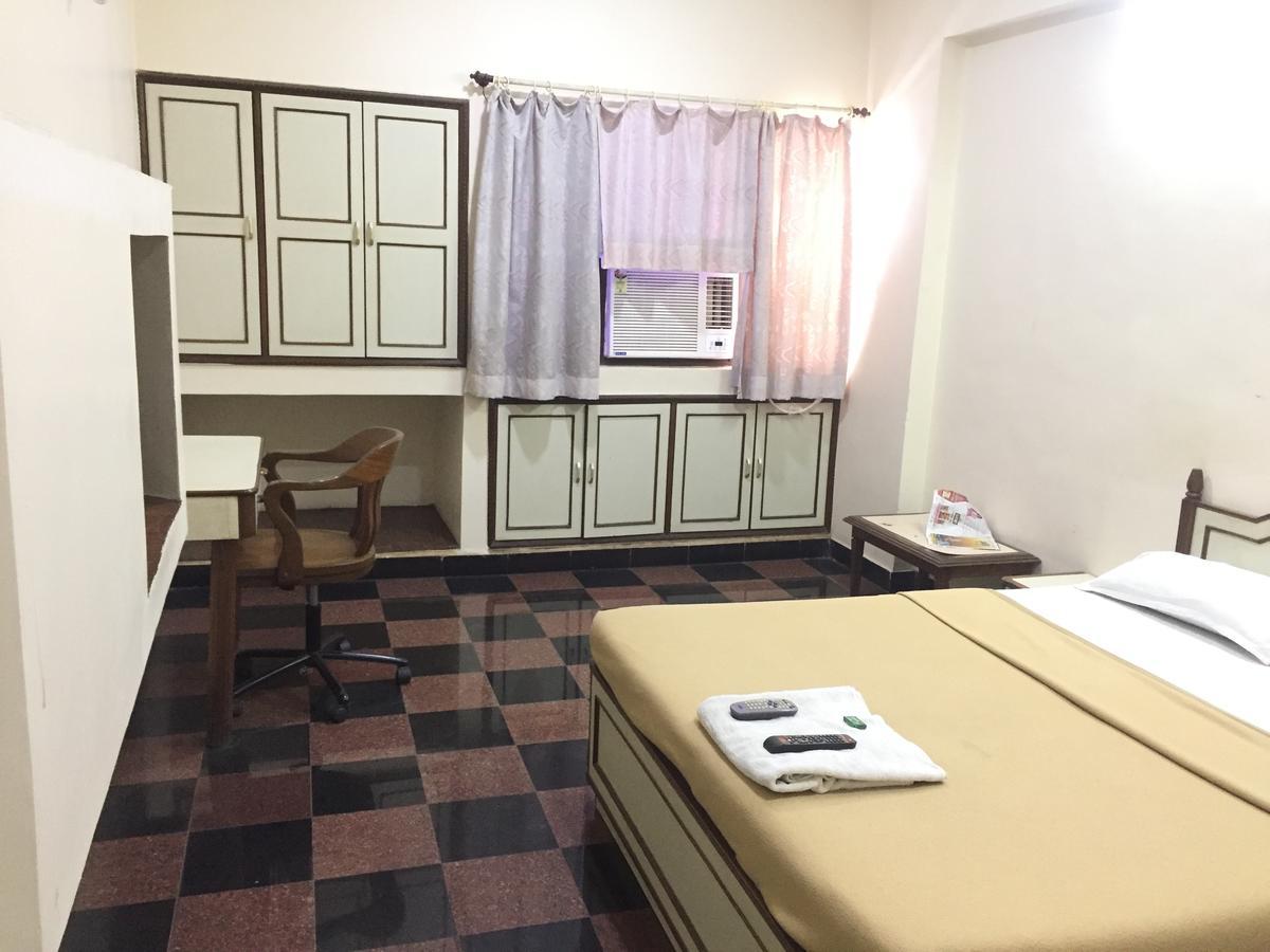 Royale Inn Vapi Εξωτερικό φωτογραφία