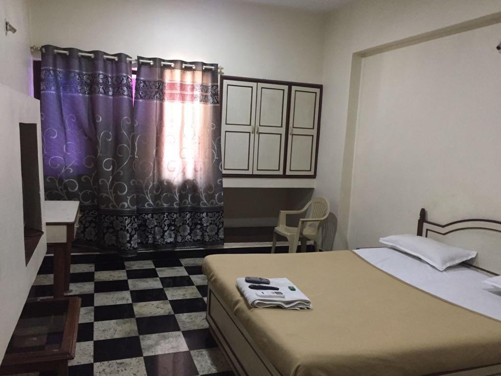 Royale Inn Vapi Εξωτερικό φωτογραφία